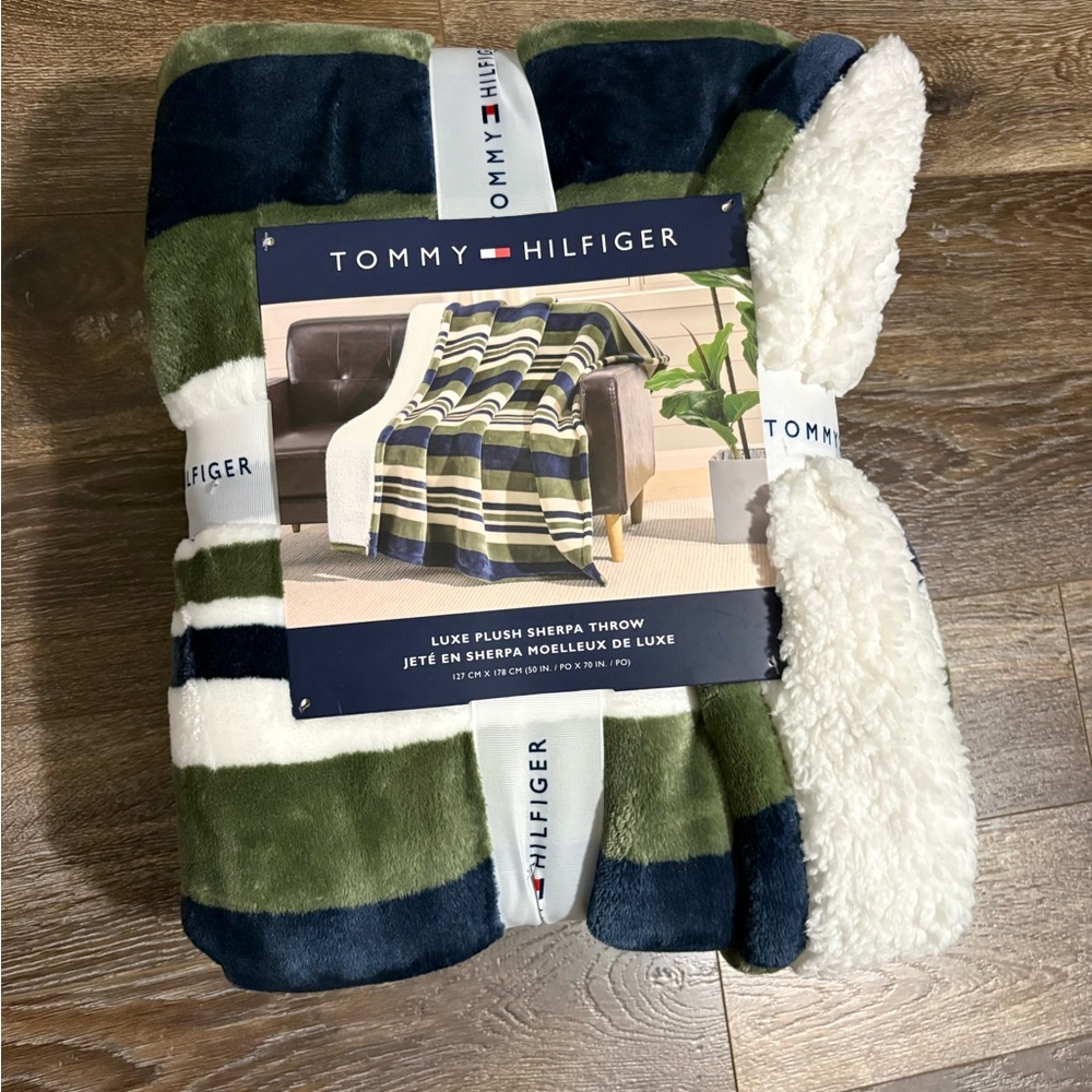 Tommy Hilfiger Luxe Plush Sherpa Throw